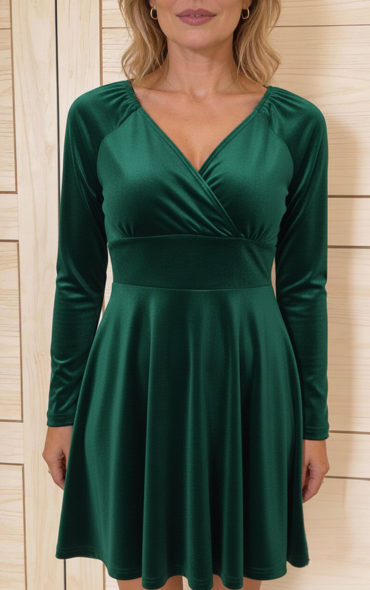 Lillia | Timeless Velvet Dress