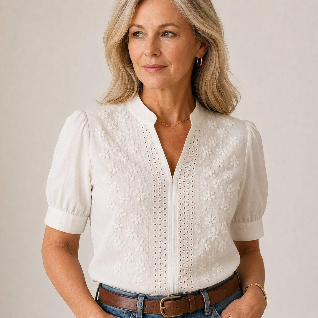 Élise | Trendy White Blouse