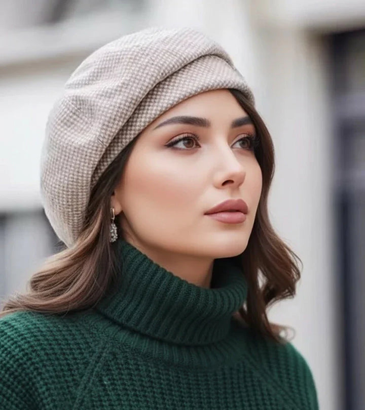 Lea | The Timeless Elegance of the Parisian Beret