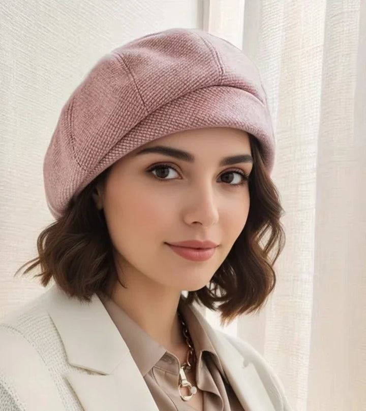 Lea | The Timeless Elegance of the Parisian Beret
