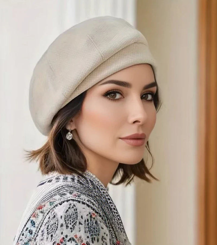Lea | The Timeless Elegance of the Parisian Beret